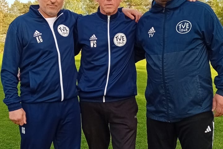 Trainer Verlängern um eine Saison - Knappe Personalsituation