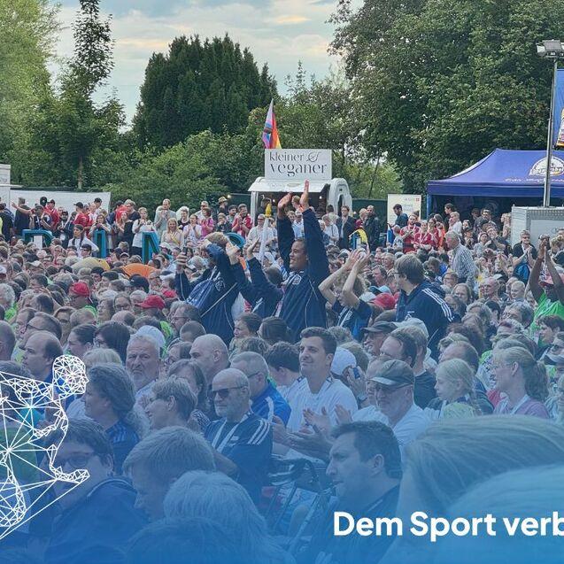 Jubelnde Judokas bei der Eröffnungsfeier.