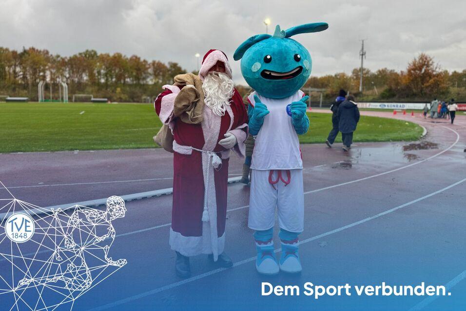 Der Pelzm&auml;rtl und das Turnerla bringen die Geschenke