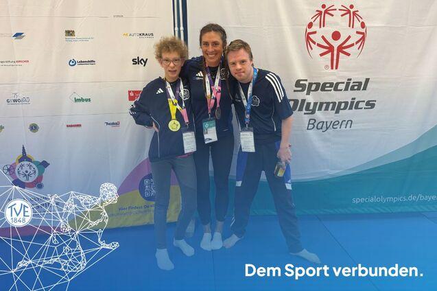 Helena Bailey, Marina M&uuml;ller und Raphael Schlichting erlebten eine Woche mit G&auml;nsehautmomenten bei den Special Olympics.