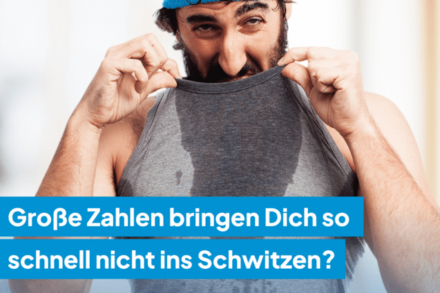 Ein Mann mit einem blauen Stirnband zieht sein schwei&szlig;nasses T-Shirt aus und schaut direkt in die Kamera.