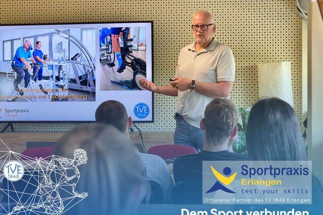 Dr. Guido Lehnert beim Vortrag zum Thema Leistungsdiagnostik im Rahmen der TV48 Akademie.