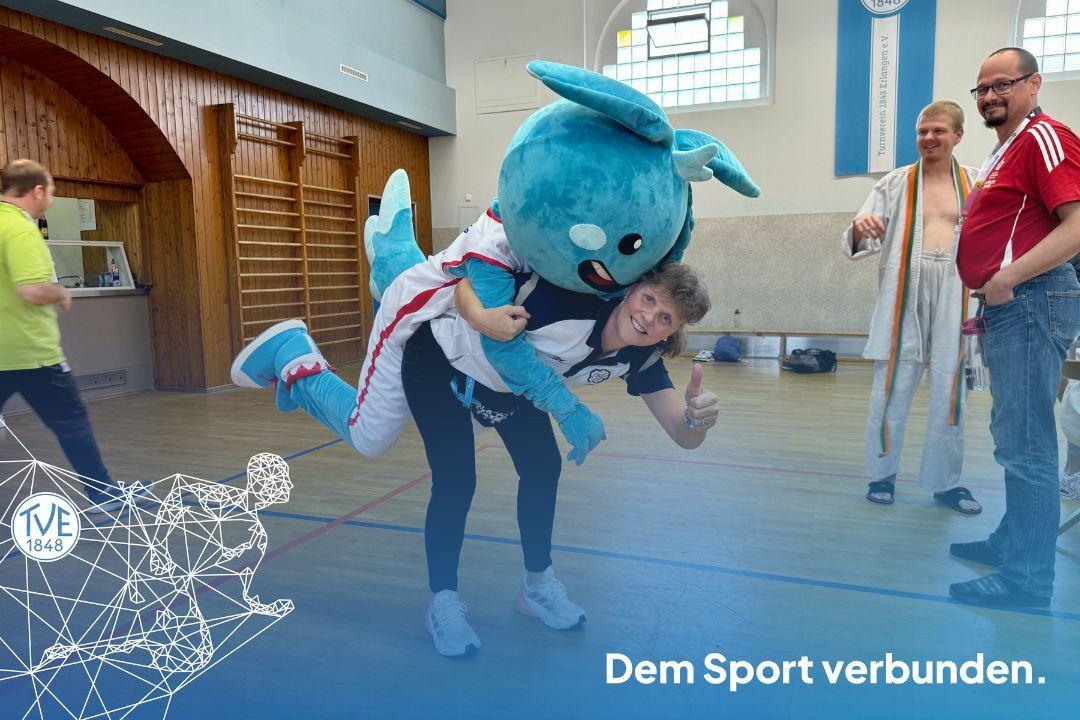Das Turnerla probiert sich beim Judo - und verliert. Das Turnerla probiert sich beim Judo - und verliert.