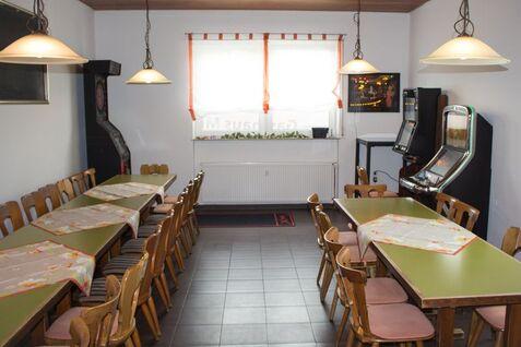 Gastraum Gaststätte Innenausstattung_Gasthaus_Milan