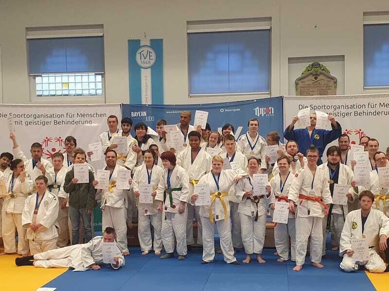 Gruppenbild aller ID-Judoka