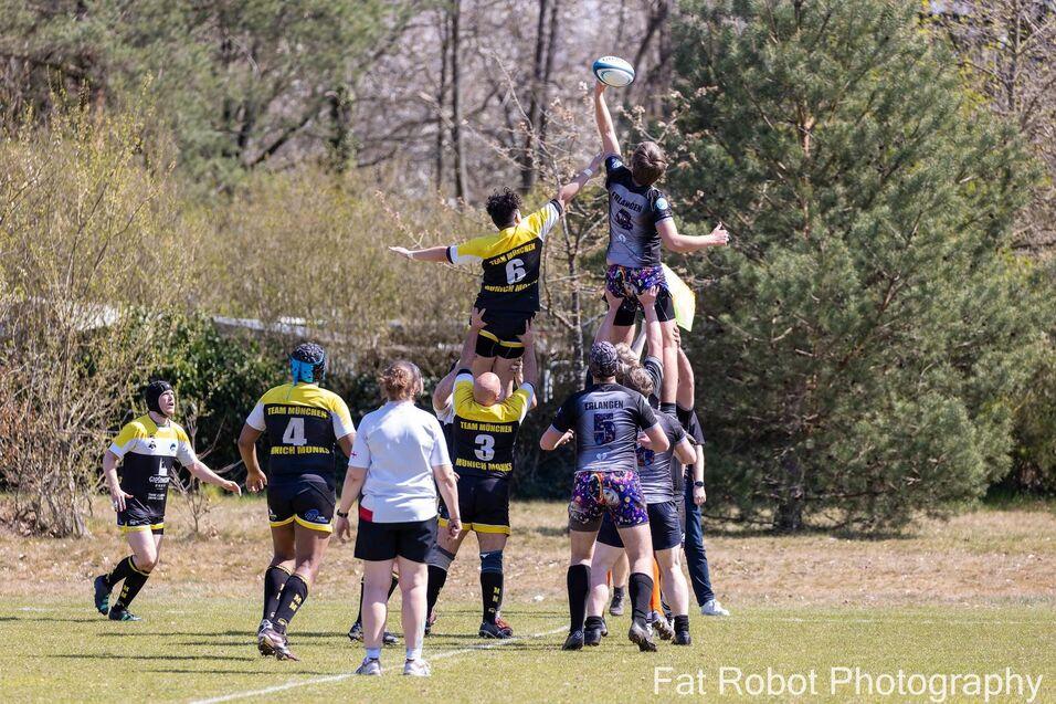 Der TV 1848 Erlangen beim Lineout gegen die Munich Monks.
