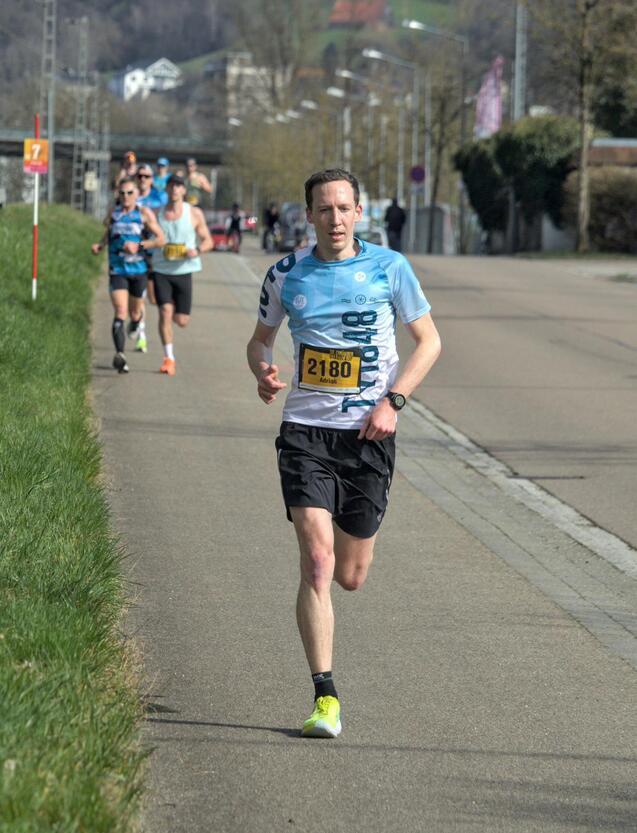 Adrian Viering adrian_viering